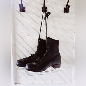 Antique Leather Canadian Ice Skates